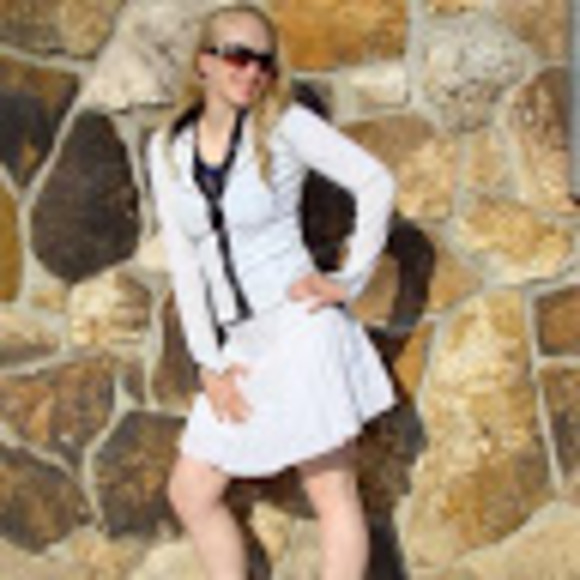 Meet your Posher, Lillian - Picture 1 of 1